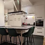 Lägenhet Spielberg 2 Bedroom Warszawa