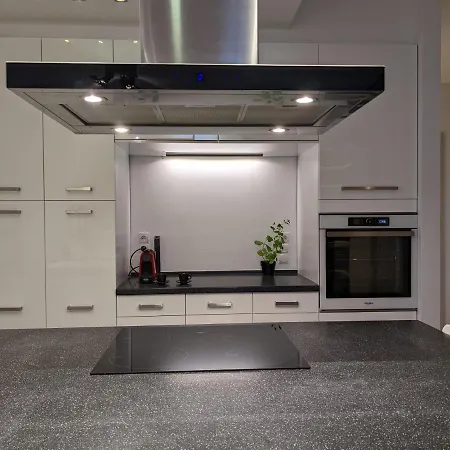 Lägenhet Spielberg 2 Bedroom Warszawa